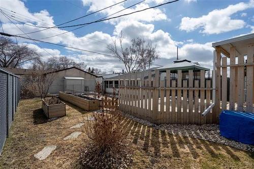 8 Agate Bay, Winnipeg, MB 