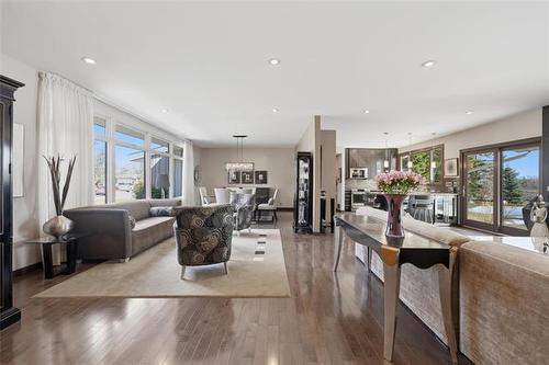 131 Pinehurst Cr, Winnipeg, MB 