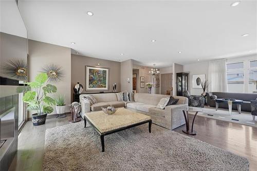 131 Pinehurst Cr, Winnipeg, MB 