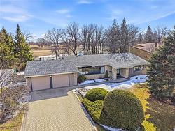 131 Pinehurst CR  Winnipeg, MB R3K 1Z1