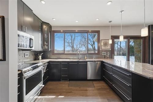 131 Pinehurst Cr, Winnipeg, MB 