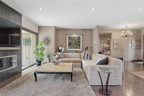 131 Pinehurst Cr, Winnipeg, MB 