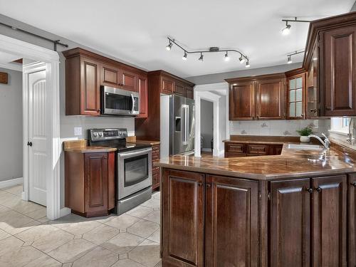 144 Pinewood Crescent, Dartmouth, NS - Indoor Photo Showing Kitchen With Double Sink