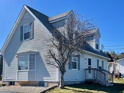 63 Knickle Road Lunenburg, NS B0J 2C0