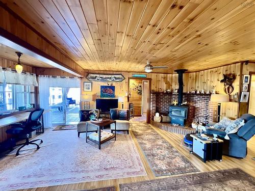 7 Lances Lane, D'Escousse, NS 