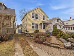 1662 Walnut Street  Halifax, NS B3H 1M2