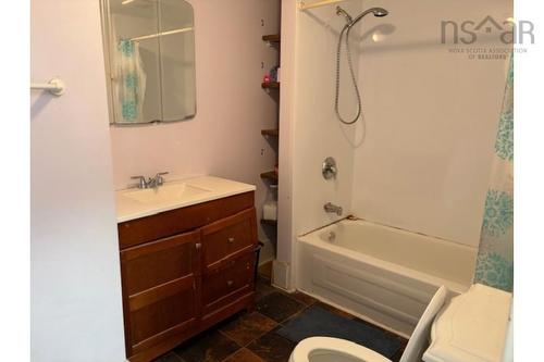 6411 6413 6415 Quinpool Road, Halifax, NS - Indoor Photo Showing Bathroom