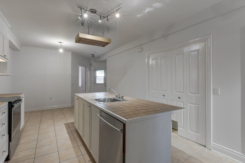 Kitchen - 1667 Rue Marie-Anne E., Montréal (Le Plateau-Mont-Royal), QC - Indoor Photo Showing Kitchen