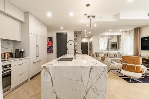 Kitchen - 101-210 Ch. Du Golf, Montréal (Verdun/Île-Des-Soeurs), QC - Indoor Photo Showing Kitchen With Upgraded Kitchen