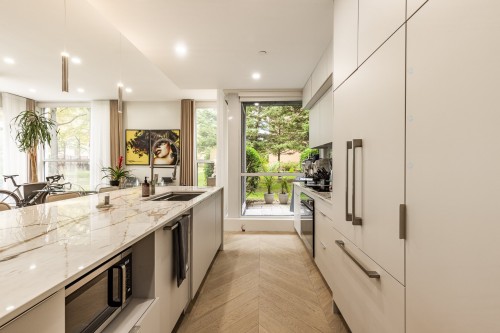 Kitchen - 101-210 Ch. Du Golf, Montréal (Verdun/Île-Des-Soeurs), QC - Indoor Photo Showing Kitchen With Upgraded Kitchen