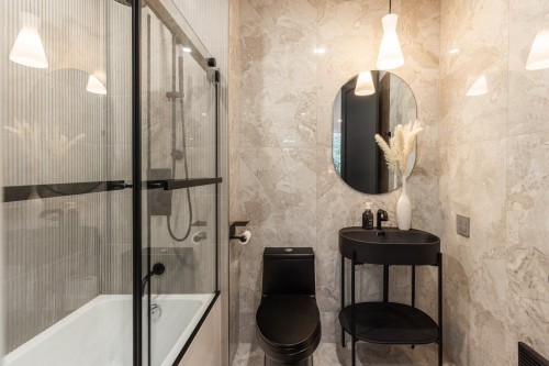 Bathroom - 101-210 Ch. Du Golf, Montréal (Verdun/Île-Des-Soeurs), QC - Indoor Photo Showing Bathroom