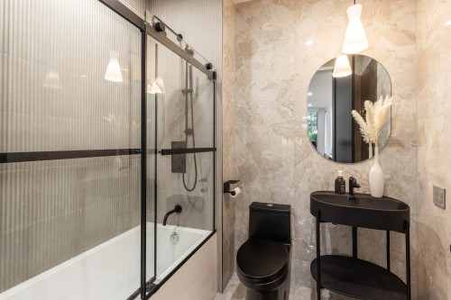 Bathroom - 101-210 Ch. Du Golf, Montréal (Verdun/Île-Des-Soeurs), QC - Indoor Photo Showing Bathroom