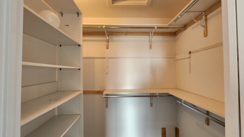 Closet - 7555 Boul. Cousineau, Longueuil (Saint-Hubert), QC - Indoor Photo Showing Garage