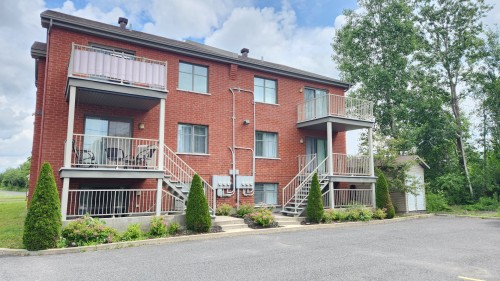 Back of Structure - 7555 Boul. Cousineau, Longueuil (Saint-Hubert), QC - Outdoor