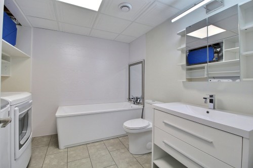 Salle de bains - 3320 7E Rue, Val-D'Or, QC - Indoor