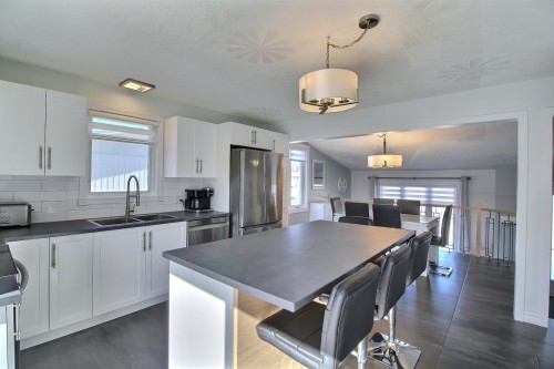 Vue d'ensemble - 3320 7E Rue, Val-D'Or, QC - Indoor Photo Showing Kitchen With Double Sink