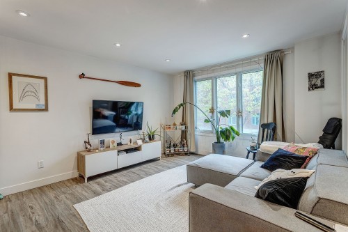 Salon - 203-2625 Rue Rufus-Rockhead, Montréal (Le Sud-Ouest), QC - Indoor Photo Showing Living Room