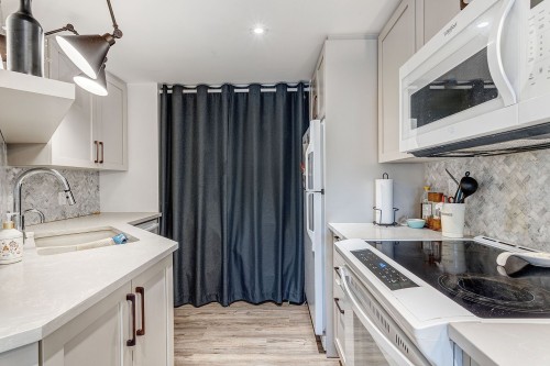 Cuisine - 203-2625 Rue Rufus-Rockhead, Montréal (Le Sud-Ouest), QC - Indoor Photo Showing Kitchen