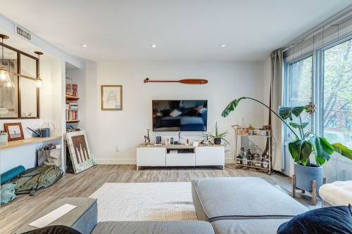 Salon - 203-2625 Rue Rufus-Rockhead, Montréal (Le Sud-Ouest), QC - Indoor Photo Showing Living Room