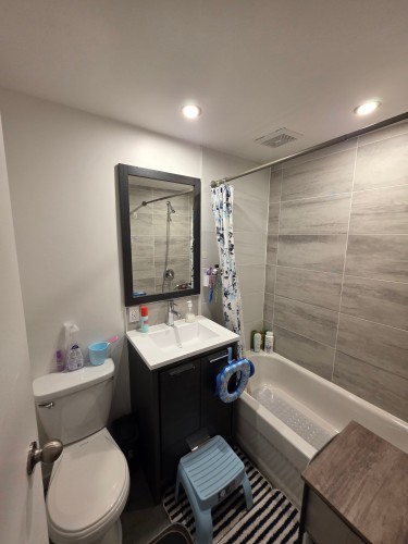 Salle de bains - 8-2265 Av. Auguste, Brossard, QC - Indoor Photo Showing Bathroom