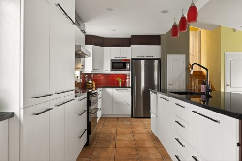 Kitchen - 416 Rue De La Brise, Saint-Lin/Laurentides, QC - Indoor Photo Showing Kitchen With Upgraded Kitchen