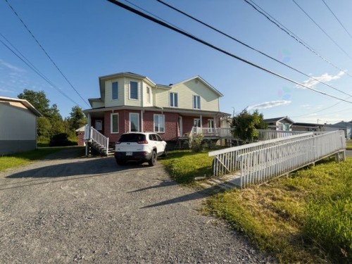 792 4e Avenue E.  Amos, QC J0T 4B9