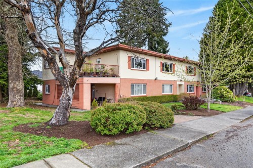 575 14th St  Courtenay, BC V9N 1W4