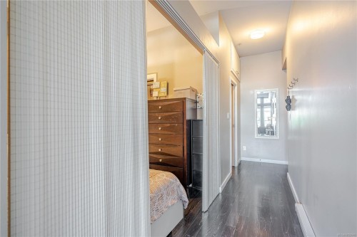 203-1121 Fort St, Victoria, BC - Indoor