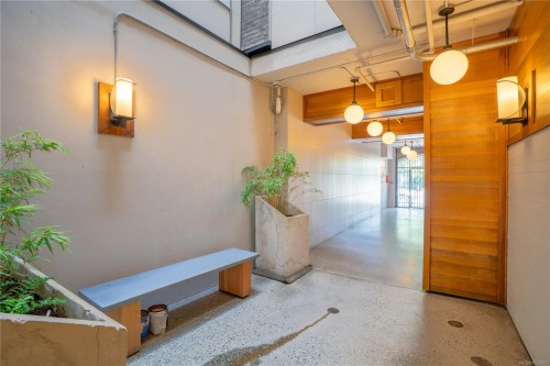 203-1121 Fort St, Victoria, BC - Indoor Photo Showing Other Room