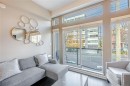 203-1121 Fort St, Victoria, BC  - Indoor Photo Showing Living Room 