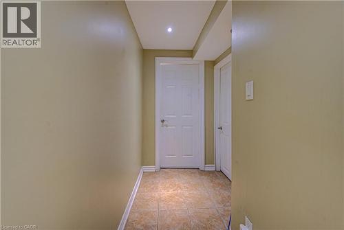 18 Norfolk Street N, Hamilton, ON - Indoor Photo Showing Other Room