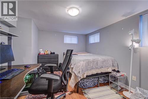 18 Norfolk Street N, Hamilton, ON - Indoor Photo Showing Bedroom
