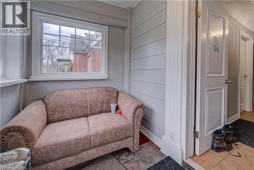 18 Norfolk Street N, Hamilton, ON - Indoor