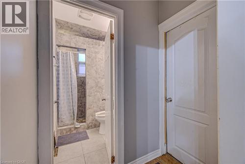 18 Norfolk Street N, Hamilton, ON - Indoor