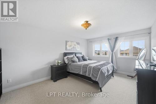48 Nashville Circle, Hamilton, ON - Indoor Photo Showing Bedroom