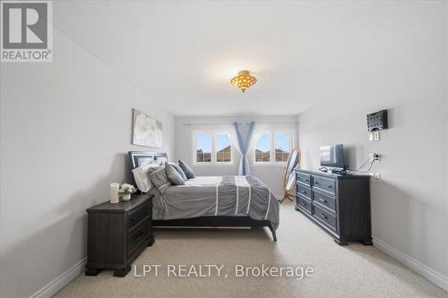 48 Nashville Circle, Hamilton, ON - Indoor Photo Showing Bedroom