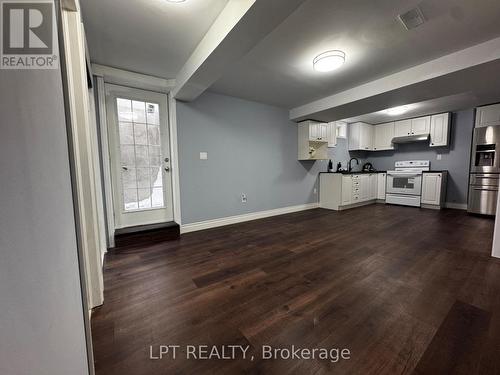 48 Nashville Circle, Hamilton, ON - Indoor Photo Showing Kitchen