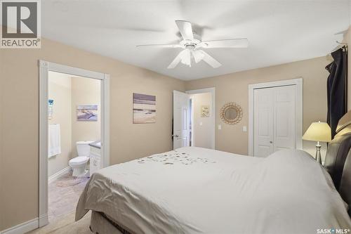 402 Overholt Crescent, Saskatoon, SK - Indoor Photo Showing Bedroom