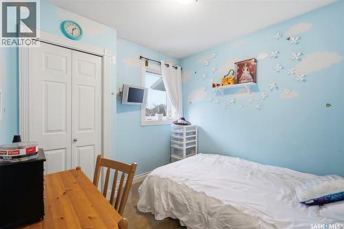 402 Overholt Crescent, Saskatoon, SK - Indoor Photo Showing Bedroom