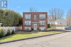 54 CENTENNIAL BOULEVARD  Ottawa, ON K1S 0M9