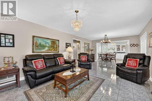 50 Vincent Circle, Tiny (Wyevale), ON - Indoor Photo Showing Living Room