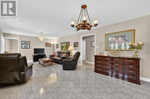 50 Vincent Circle, Tiny (Wyevale), ON - Indoor