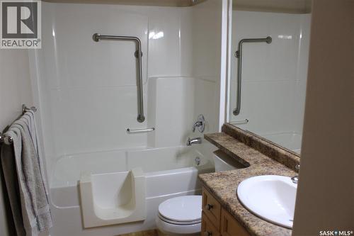 218 802 Heritage Crescent, Saskatoon, SK - Indoor Photo Showing Bathroom