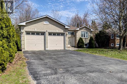 3 EVERGREEN CRESCENT  Wasaga Beach, ON L9Z 1B6