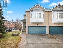 51 CASTLE GLEN CRESCENT Ottawa, ON K2L 4G9