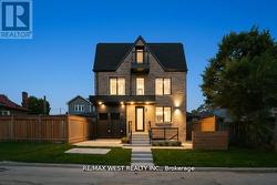 661 WINONA DRIVE Toronto, ON M6C 3V6