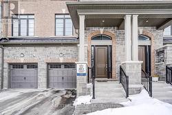 19 MORRISON CRESCENT  Whitby, ON L1P 1V4