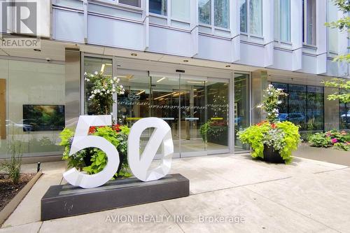 716 - 50 MCCAUL STREET  Toronto, ON M5T 1V9