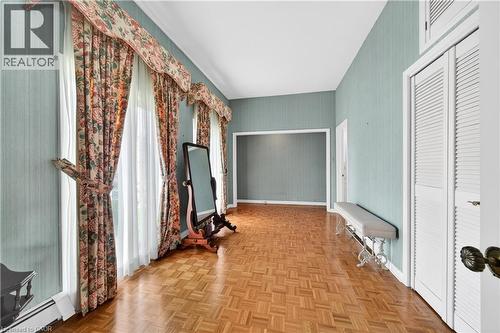 213 Stone Church Road W, Hamilton, ON - Indoor Photo Showing Other Room