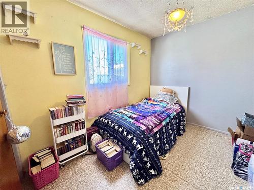 586 Laurier Drive, Prince Albert, SK - Indoor Photo Showing Bedroom